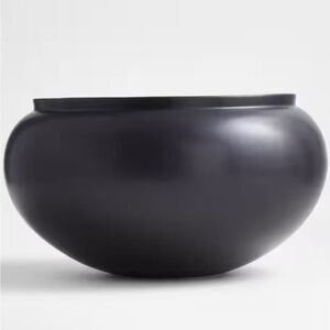 Crate & Barrel Jimena Ceramic Centerpiece Bowl in Black. New!